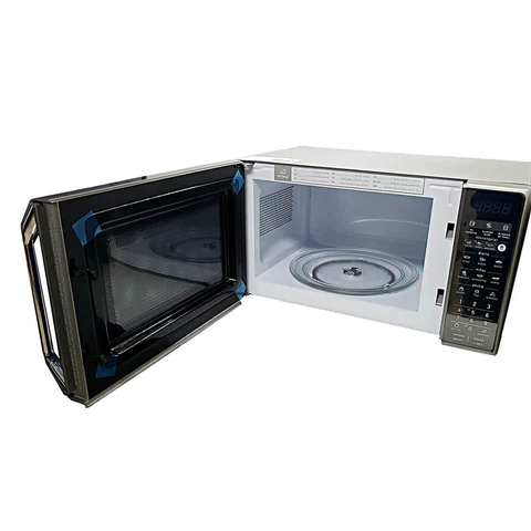 Frigidaire microondas 700W 0.6ft FMDO17S3GSPG blanco